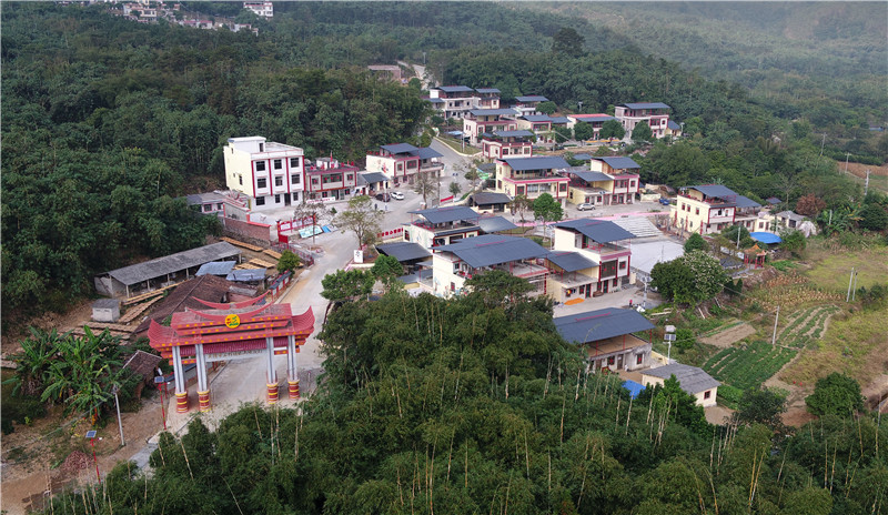 英德联山瑶族村:党建引"过山瑶"吃"旅游饭"