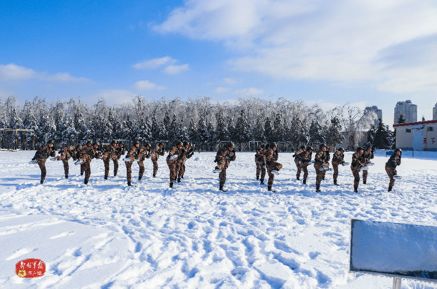 在零下21℃的冰天雪地中训练是种什么体验,他们告诉你