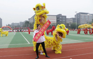 瞧!富顺这个学校最近干了一件大事,让人