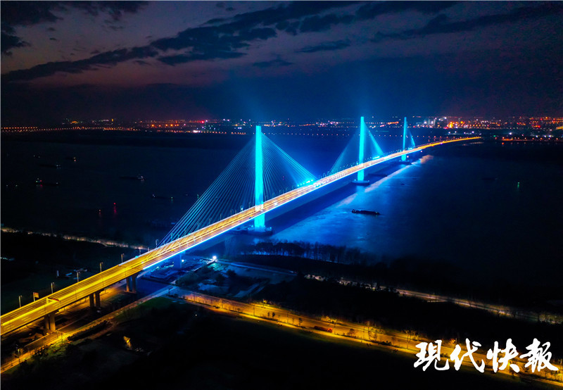 上灯了南京长江五桥即将通车
