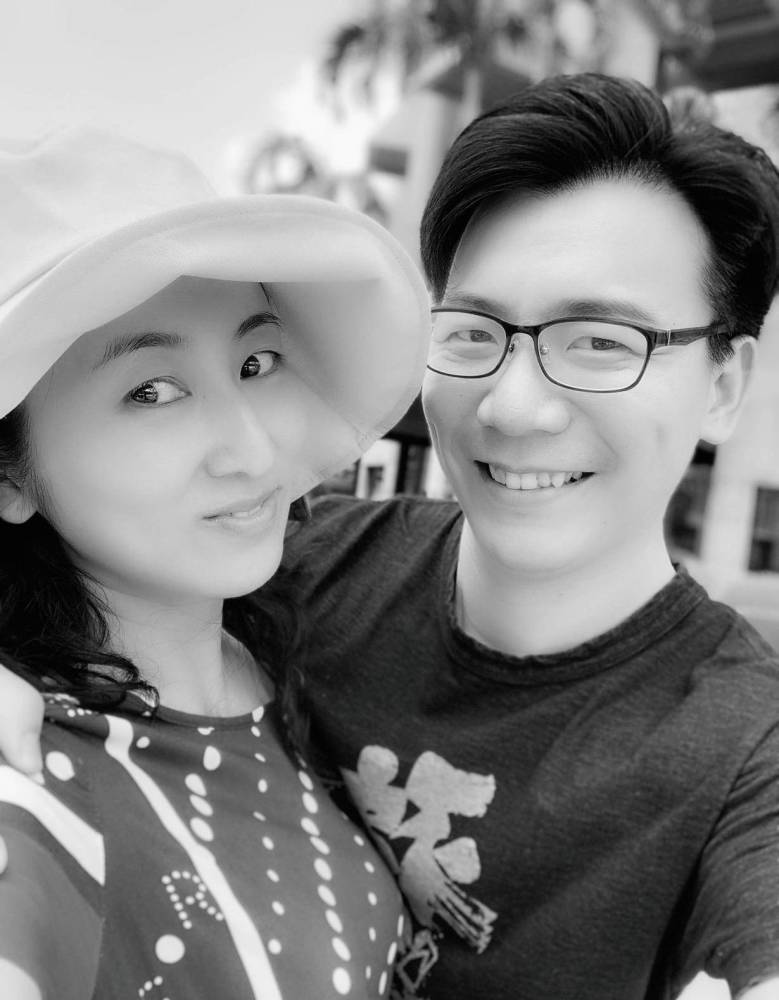 现在很多人都知道了,陈铭妻子刘吉桦是他大学时期的老师: "一开始我