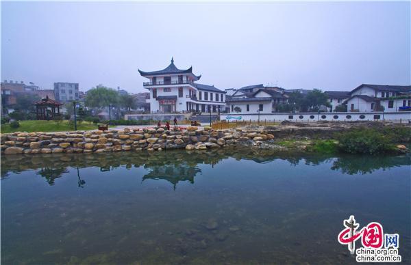 汝城温泉旅游景区位于湘,粤,赣三省交界的湖南省汝城县热水镇,包括