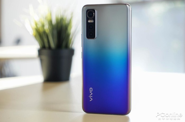 vivos7e评测妹子说这台手机可以拯救直男