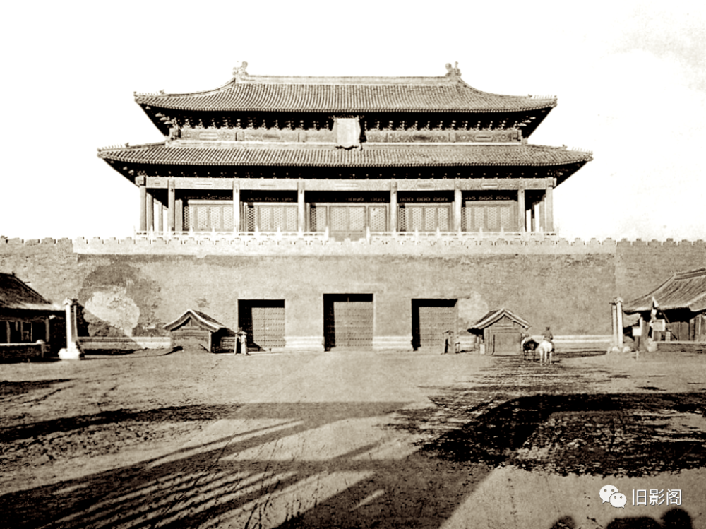 【西华门】故宫西门(西华门)建于明朝永乐十八年(1420年);慈禧一行