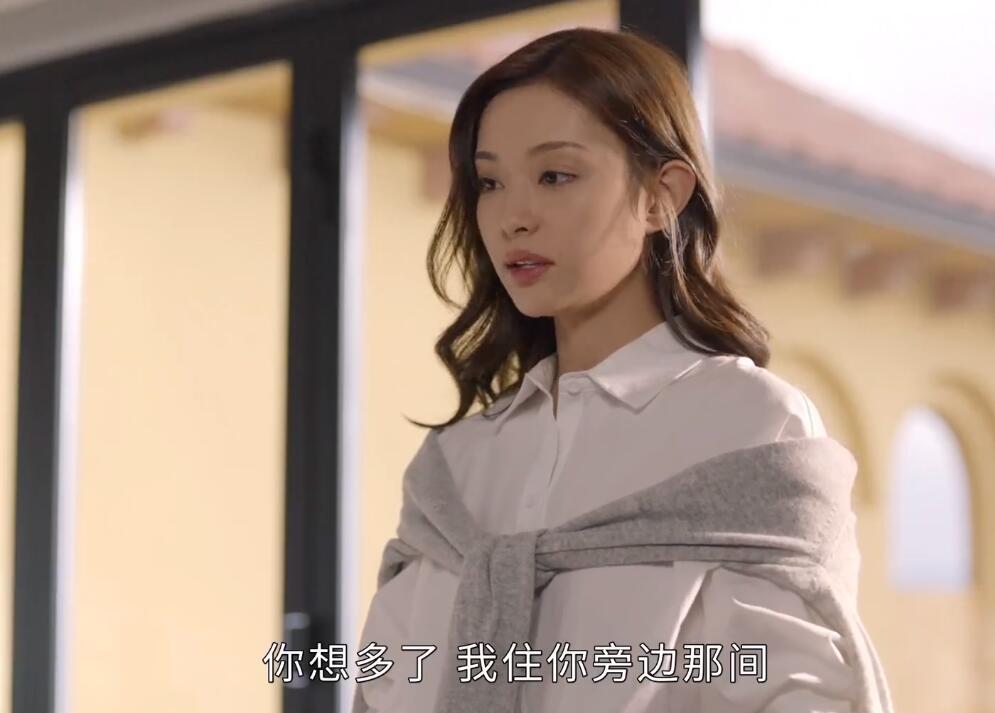 美女撩老总_性感丁字裤撩内裤美女