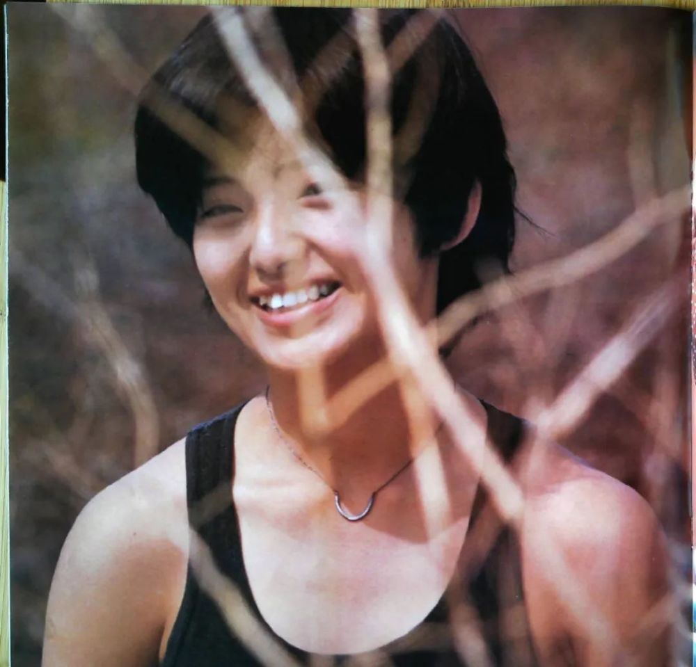 尽管她已退出娱乐圈多年,但我还是想谈谈山口百惠这个