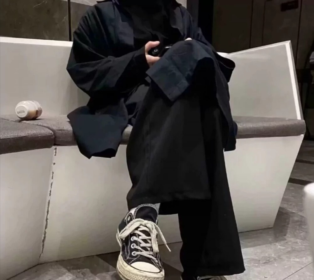 头像/男 04年 有腹肌 奶狗 姐姐看看?