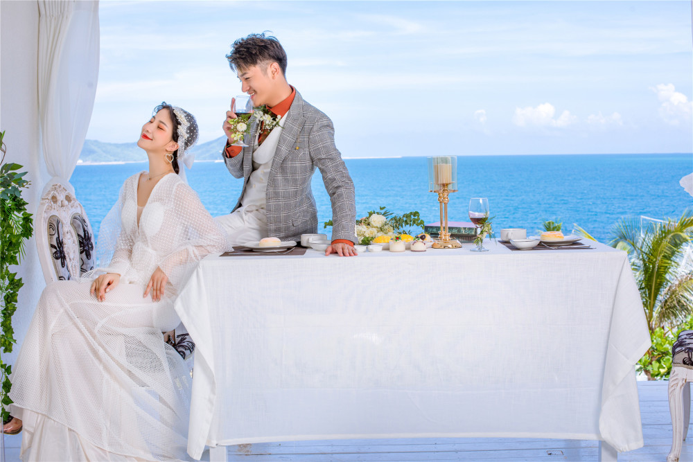 婚纱消费者_婚纱情侣头像(2)