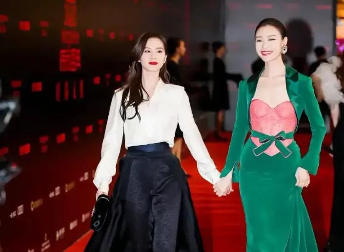 嗑到糖还是尬到了杨幂唐嫣刘诗诗倪妮85花全员营业cp