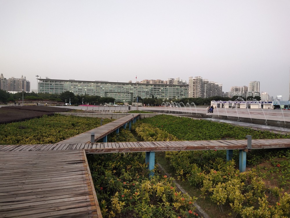 沐浴冬日暖阳的好地方-宝安海滨广场.