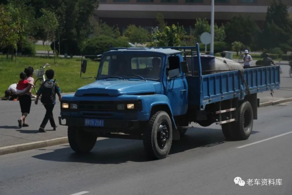 街拍朝鲜2019年朝鲜大街上都是些什么车