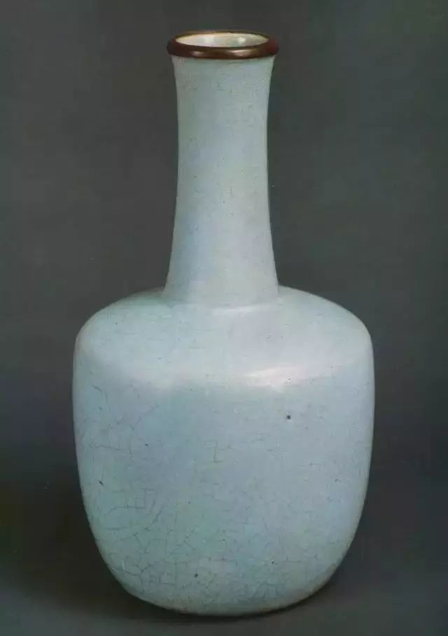 宋 汝窑奉华纸槌瓶