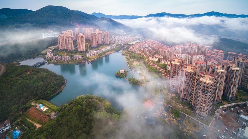 福建经济总量首次超过台湾时间_福建经济学校宿舍(2)