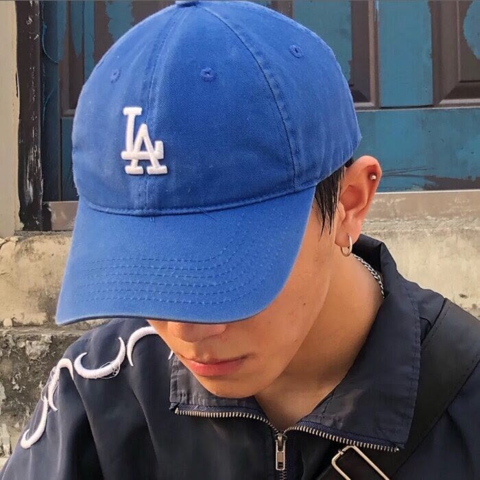 男生头像真正优秀的人只会好好爱一个人