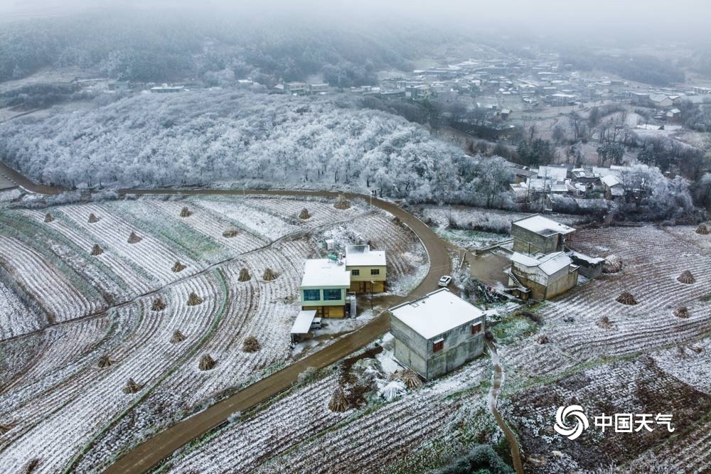 图为威宁县雪山镇雪景(图/罗大富)