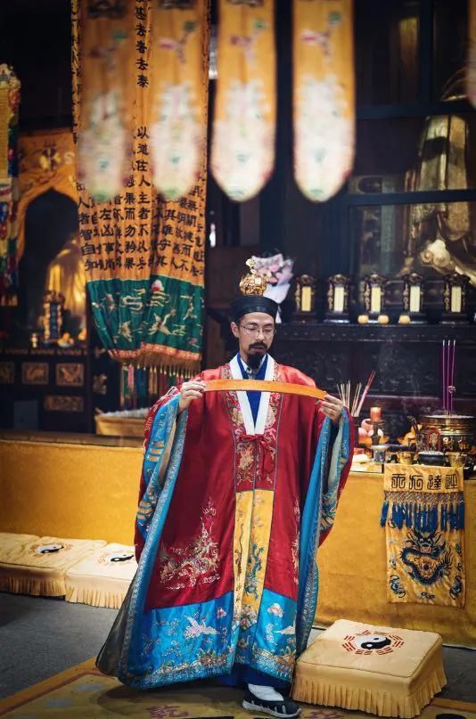 禹步踏之神驰九霄揭秘道教法术之步罡踏斗