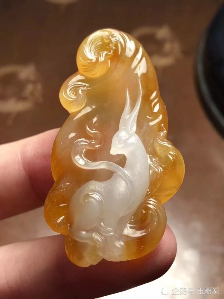 我是玉雕师,大马坎翡翠利用好黄雾层,原来可以如此美不胜收