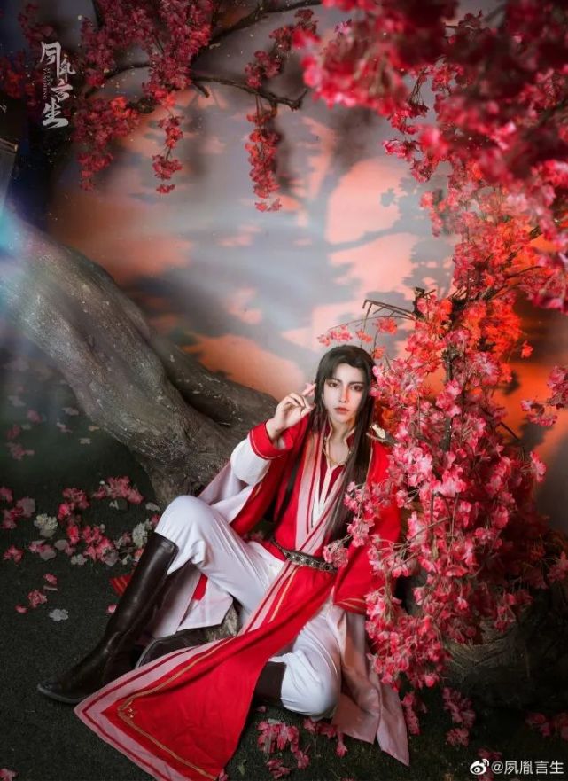 《天官赐福》少年花城cos,一见倾心,惊艳到令我心动的