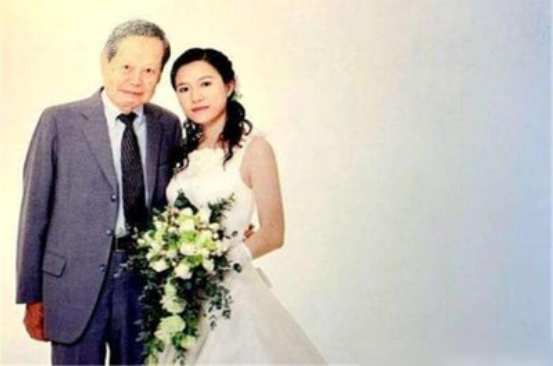 翁帆婚纱照_翁帆漂亮婚纱照