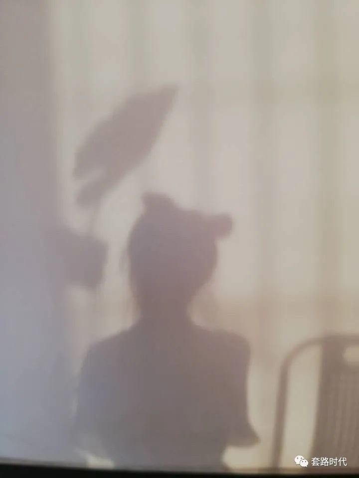 好爱最近的天气 emmmmm 各位小仙女一起晒晒自己的影子吧