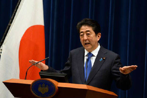 安倍支持率暴跌 為何安倍晉三支持率暴跌？森友學(xué)園地價門起末！