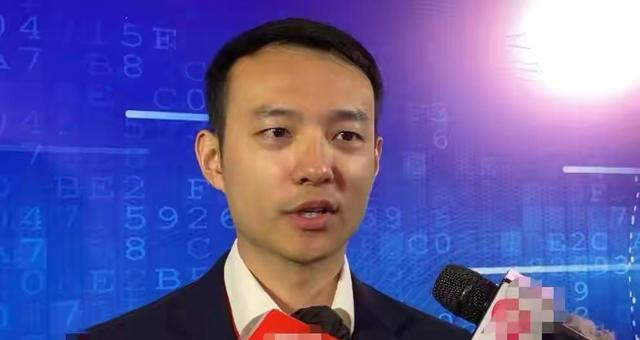 霍启刚堂弟霍启文自曝在香港买不起房已经把家安在广州