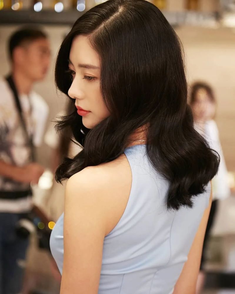 正是凭着《情圣》中的出色表现,李成敏收获了"亚洲第一美女""宅男杀手