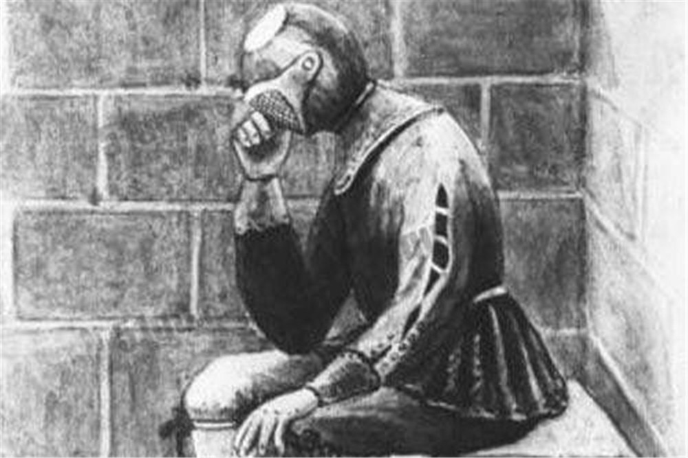 当我们回头看铁面人的资料可以看到,在1698年的9月18日,巴士底狱来了