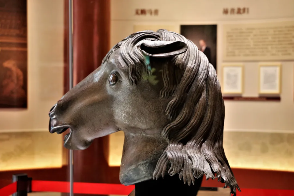 图/文博圈重磅展览百年梦圆——圆明园马首铜像回归展 在圆明园正觉寺