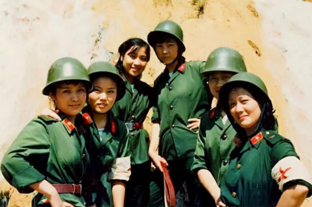 1986年老山战场照《死吻》:那名救护队女战士张茹后来情况如何?