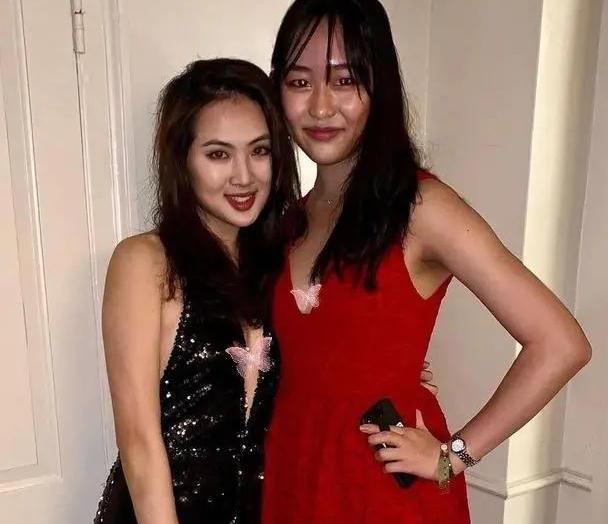 跟大姐孟晚舟没得比,华为小公主穿衣开放爱派对,浑身散发网红气