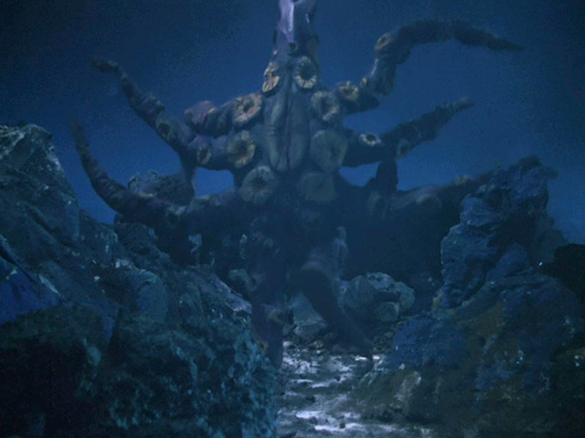 登场于赛文奥特曼tv剧第42话,以章鱼为原型设计,形似章鱼,善于使用长