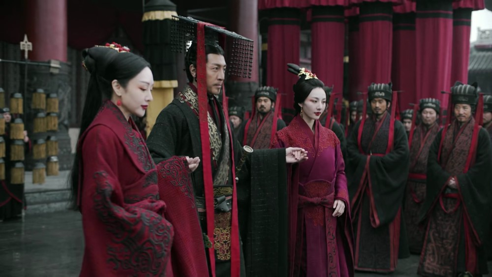 《大秦赋》大王连娶两女,红色婚礼高贵大气,一旁的冬儿默默叹息