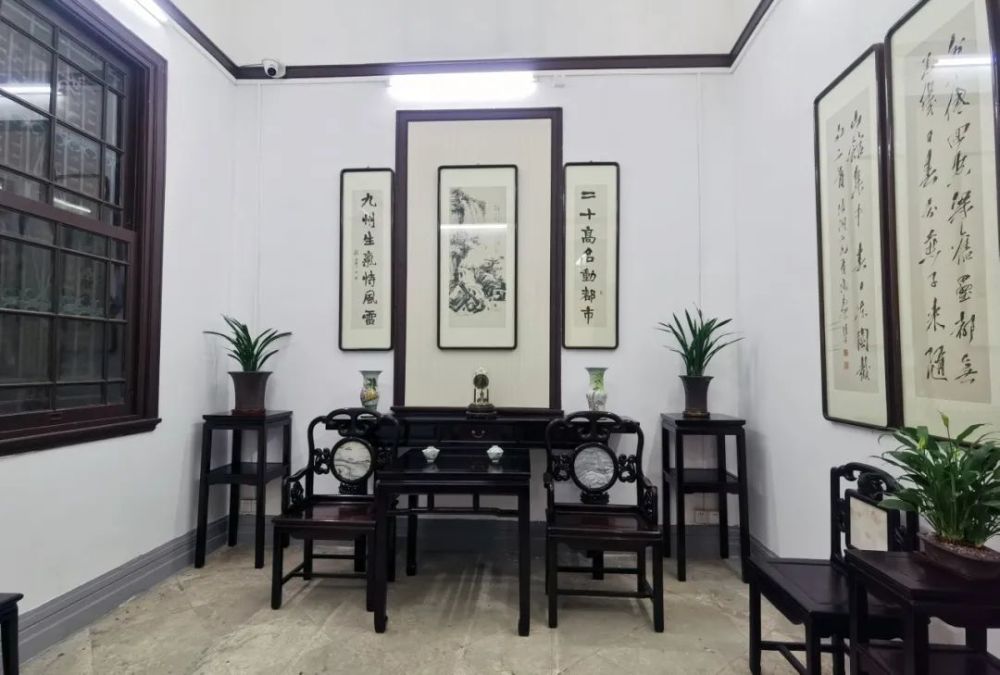 翕庐本身的建筑结构,建造特色和余氏家族概况,突出展示余骏谋和余汉谋