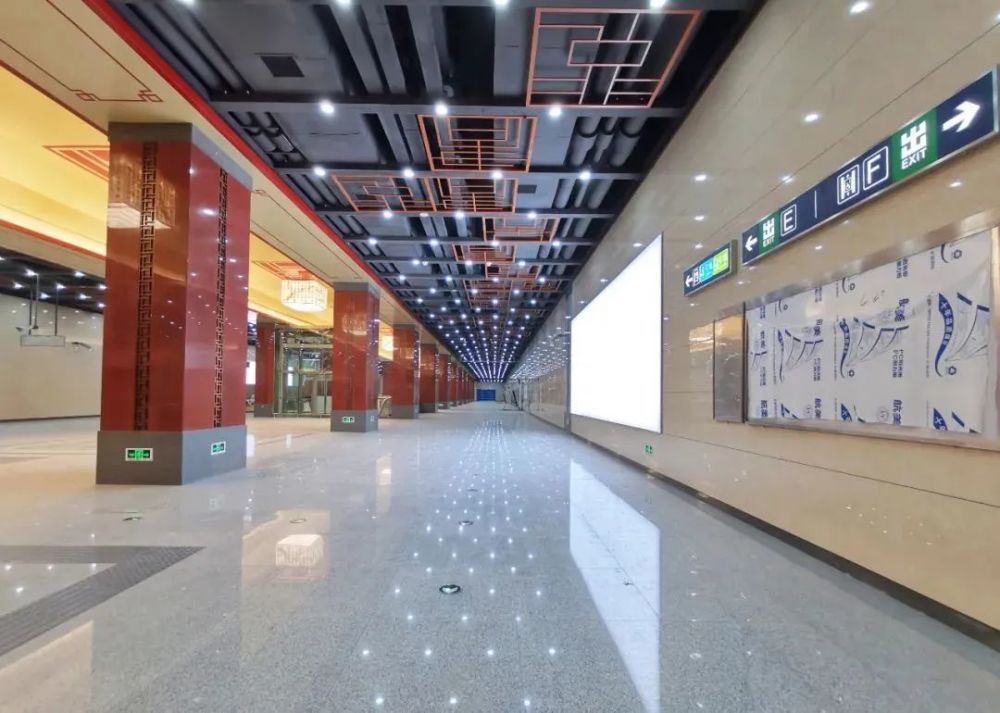 共设7座车站, 包含国家图书馆站,苏州街站,苏州桥站,二里沟站4座换乘