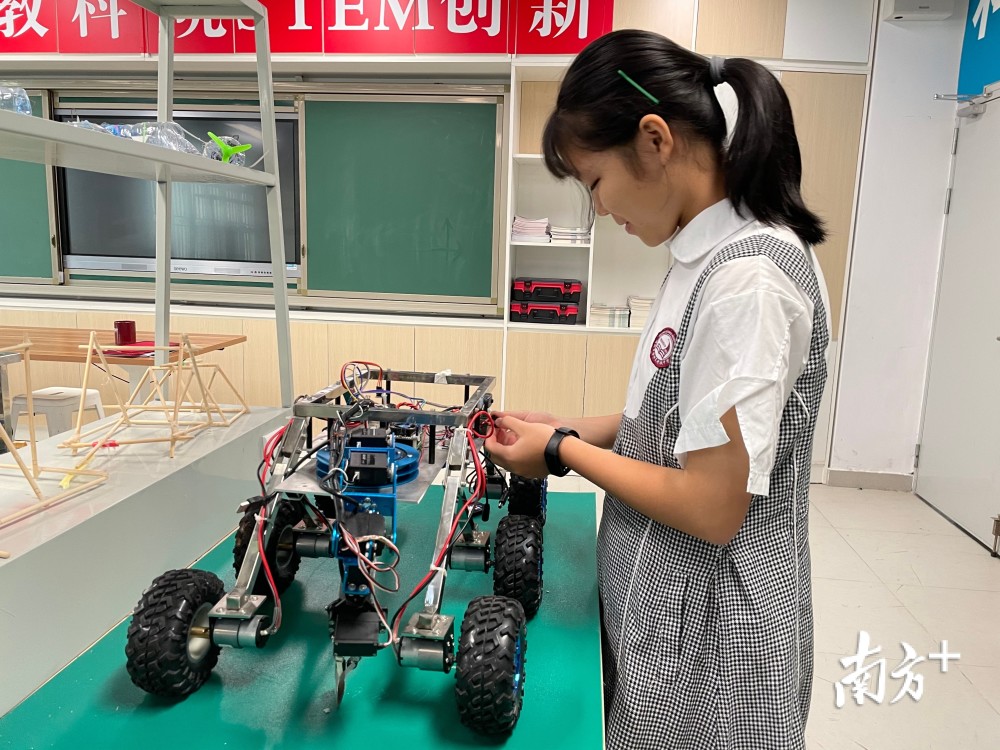 3名初中生获国际发明展4枚金牌福田区科技中学为什么能