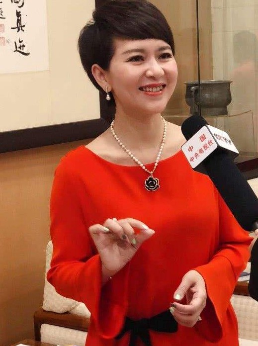 "逼婚门"下,甘萍嫁给大个子足球先生黎兵,今现状如何?