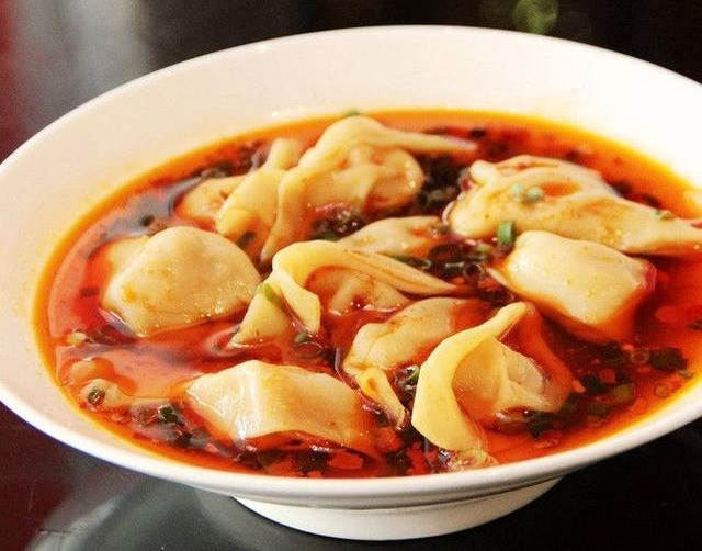 精选红油抄手,赖汤圆,韩包子,钟水饺等几款川味名小吃