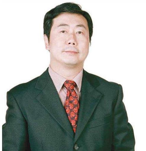 从央视名嘴到逃犯,被女儿曝光私生活混乱的方宏进