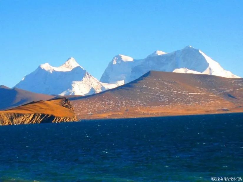 海拔7538米 为世界第46,中国第20高峰 西藏山南地区最高峰 屹立在