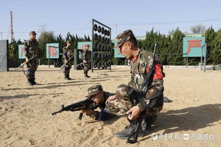 鲜红的"一道拐"!武警烟台支队为新兵授衔