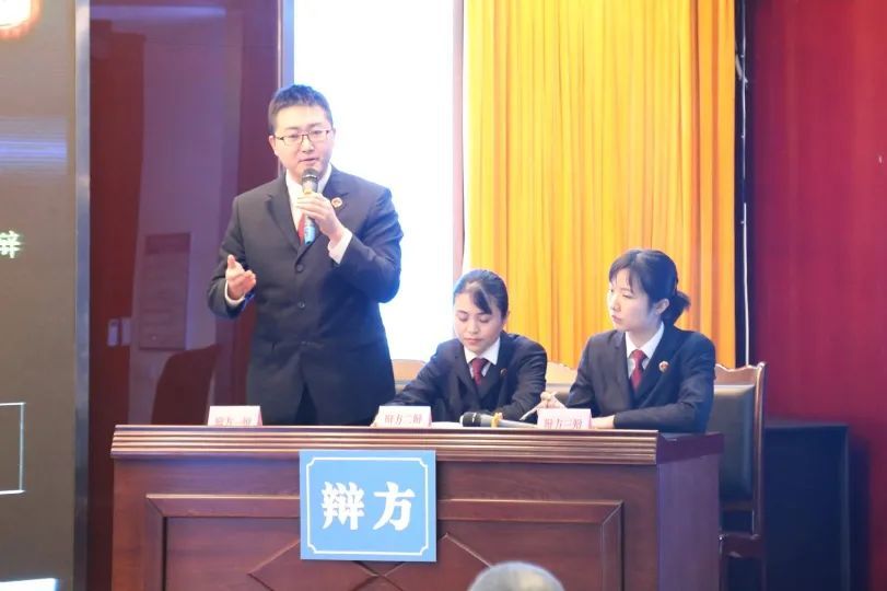 三辩:韩金成,仪陇县检察院第一检察部检察官二辩:文庆鸿,顺庆区检察院