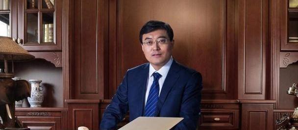 伊利现任董事长_伊利牛奶图片(2)
