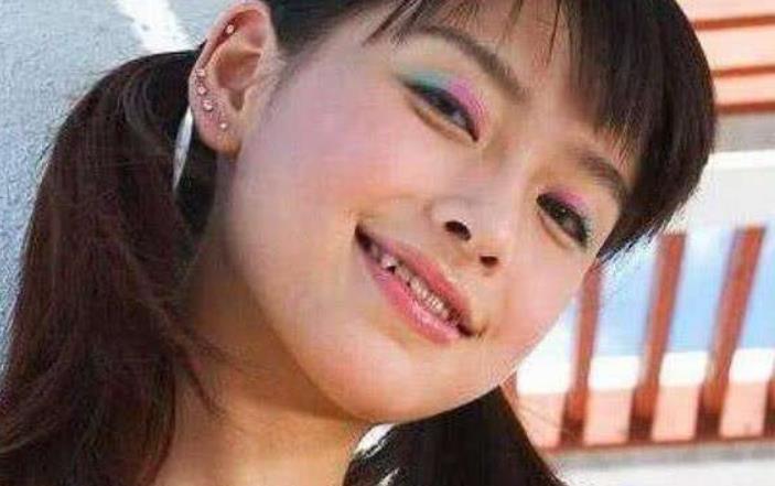 杨颖在日本出道时的旧照流出与现在判若两人怪不得被质疑整容