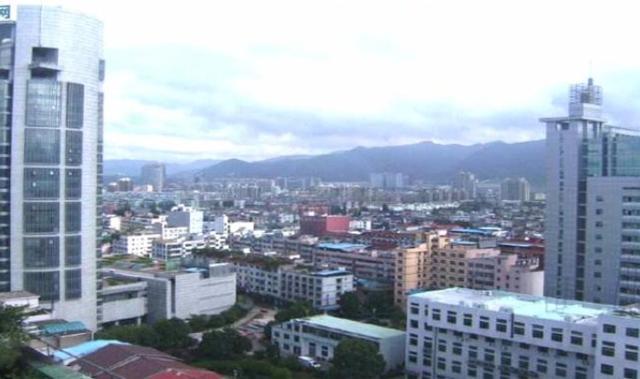 经济总量居二位_经济(3)