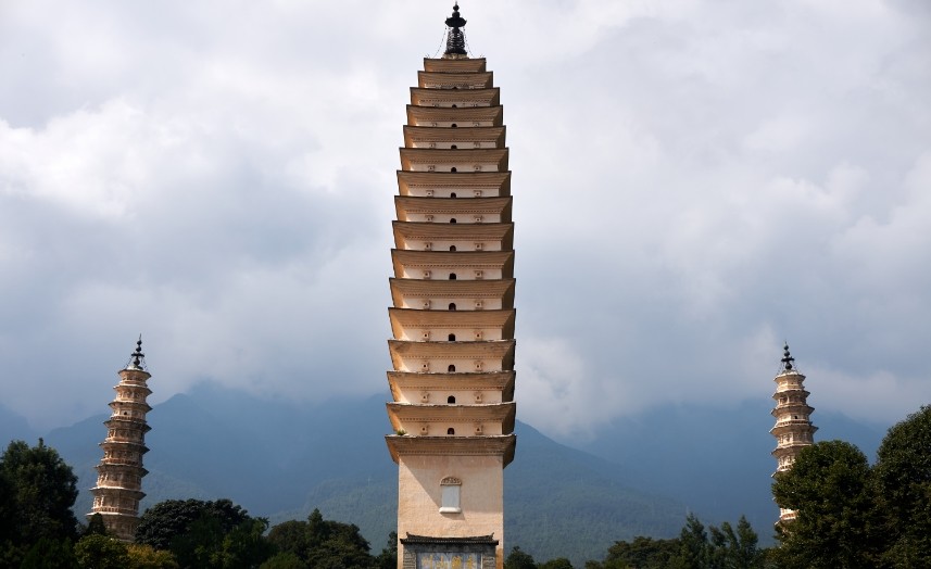 中华名塔之八:大唐方塔我独尊,大理崇圣寺千寻