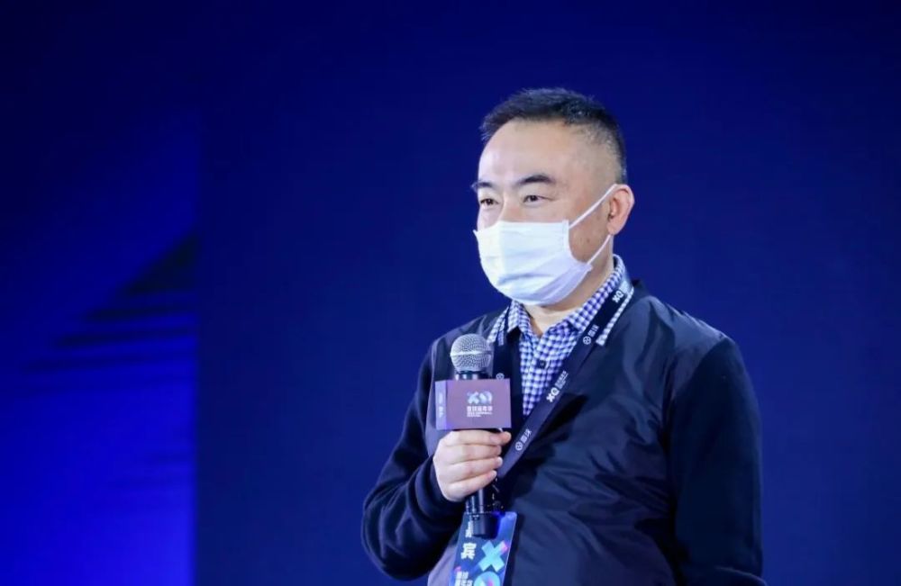 来雪球,看看财富怎么聊出来