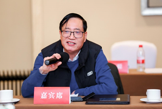 名誉会长,中共陕西省委政策研究室特约研究员冯家臻从建设健康西安