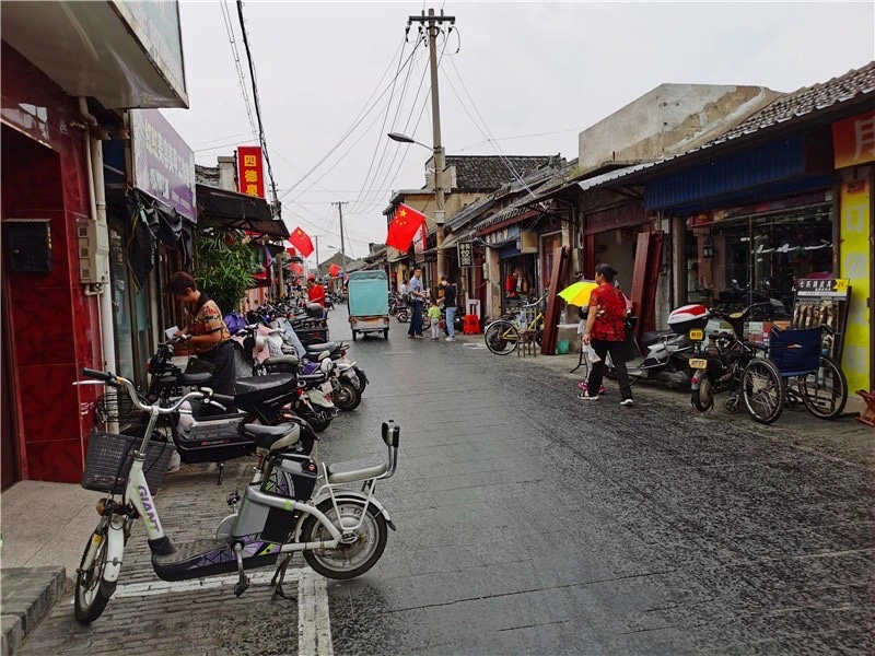 其实,它是一家老字号浴室,位于高邮城区中市口附近的南市口,焦家巷