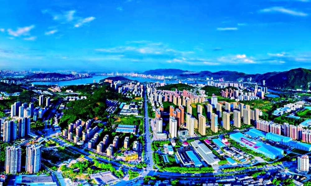 湖北黄石市经济总量_湖北黄石市17中图片